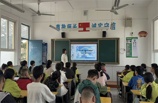 �Ƽ����Σ�Ȥ����֪���ѳ��ء��Ƽ�֮����У԰�����������߽���������Сѧ����ȼ�����ѧ����