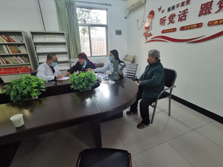 简篇-渭南市中心医院到市干休所为老同志义诊