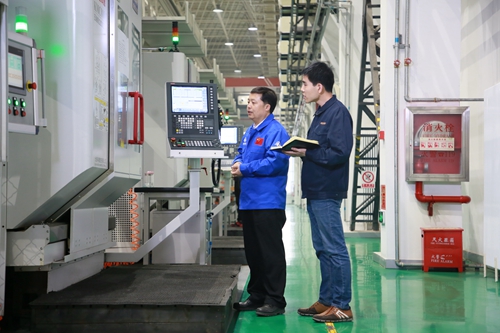 首届航天报国功勋奖获得者刘小勇:奋战在科技创新的最前沿 首届航天报国功勋奖获得者刘小勇:奋战在科技创新的最前沿