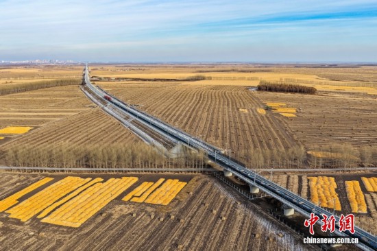 中新社发 马赫 摄