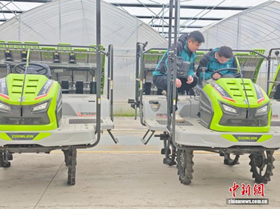 3��13�գ����ϴ�ͨ���������������ǻ�ũ���Ĺ�����Ա�������ũ����������� ��� ��